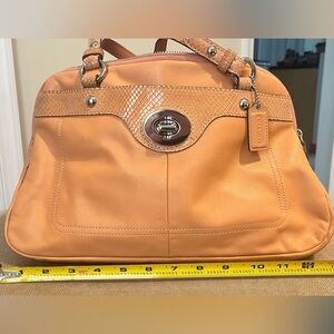 Vintage COACH Penelope Turnlock Coral Leather Satchel Shoulder Bag Purse